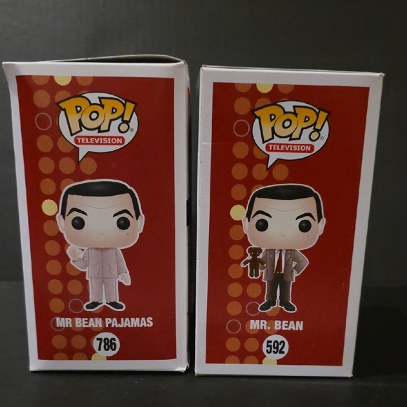Funko Mr. Bean Pajamas and Mr. Bean Vinyl Figures - Picture 5 of 8